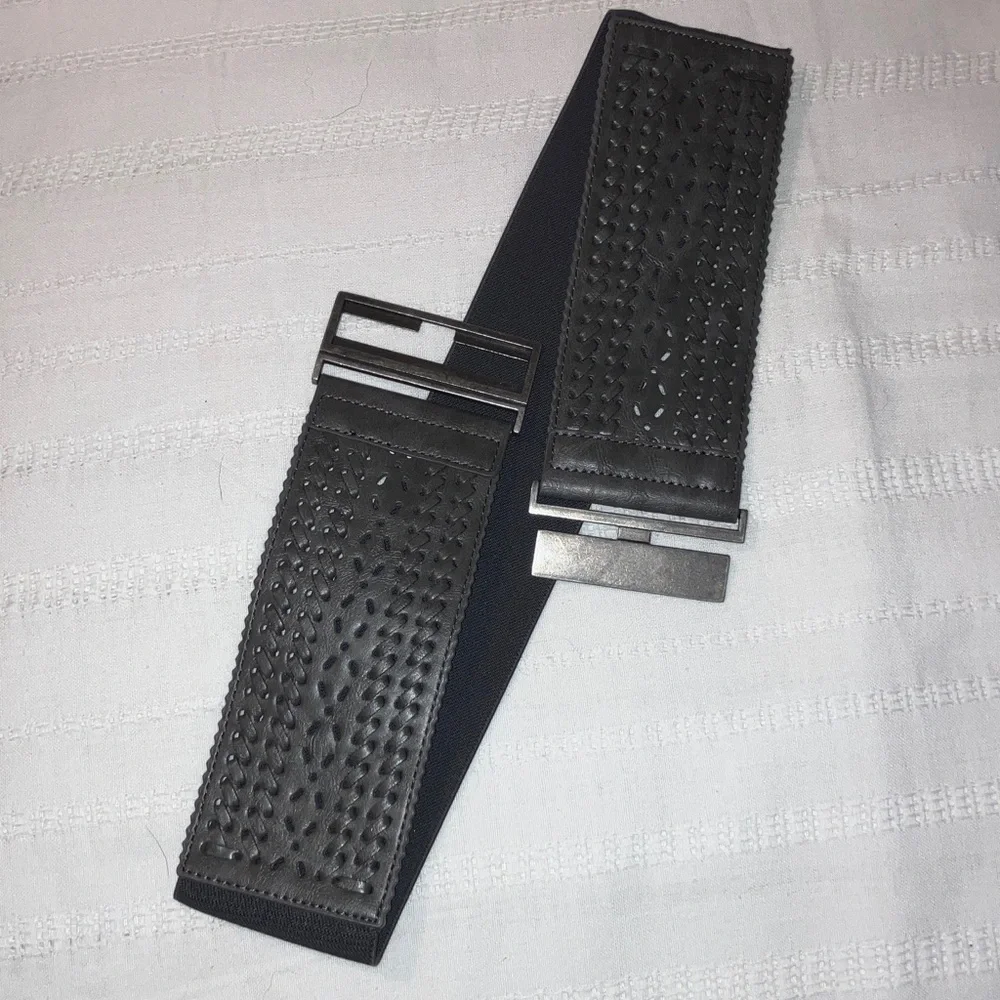 Dark Chocolate Belt with Stretch Back, Ornate Faux Leather Front,  Metal‎ Buckle